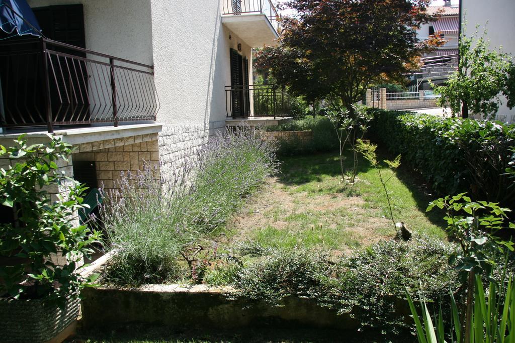 Pineta House Vidos Apartment Пореч Екстериор снимка