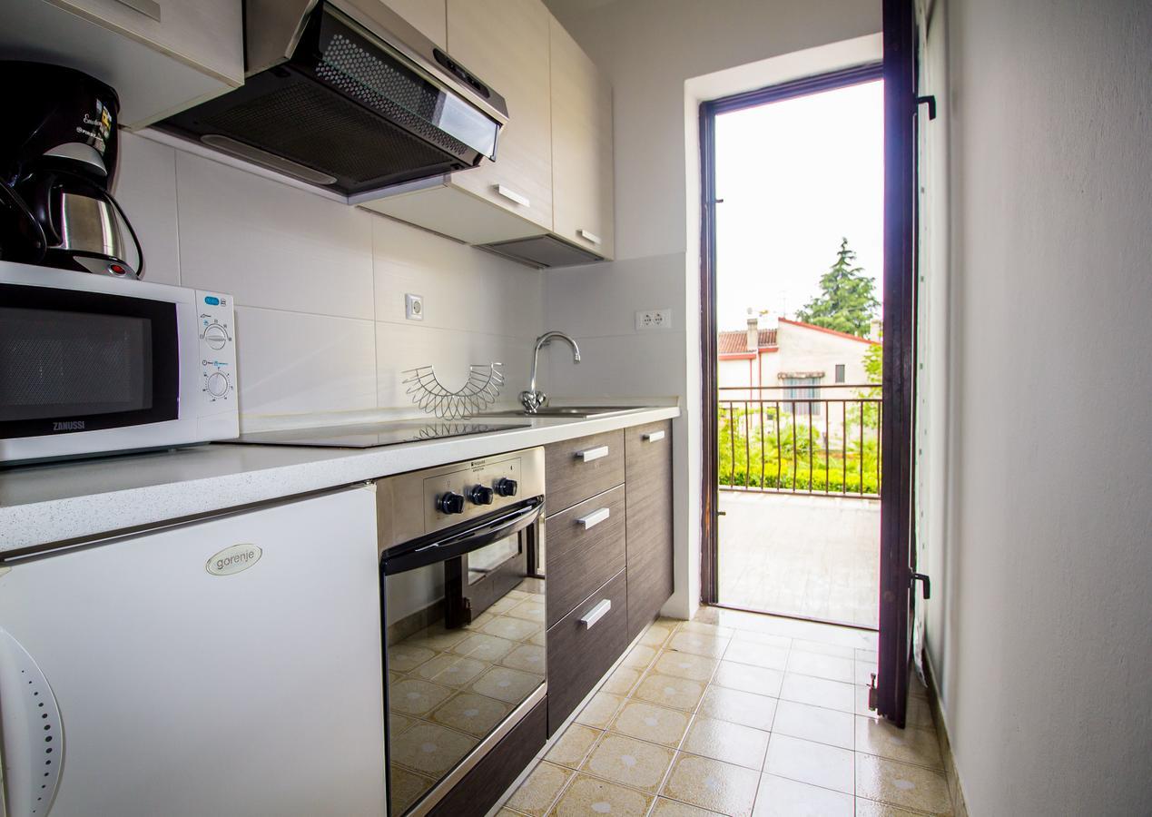 Pineta House Vidos Apartment Пореч Екстериор снимка
