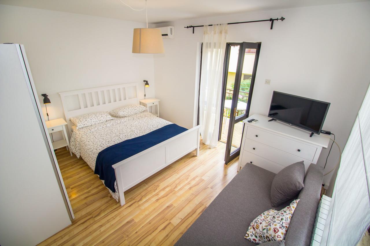 Pineta House Vidos Apartment Пореч Екстериор снимка